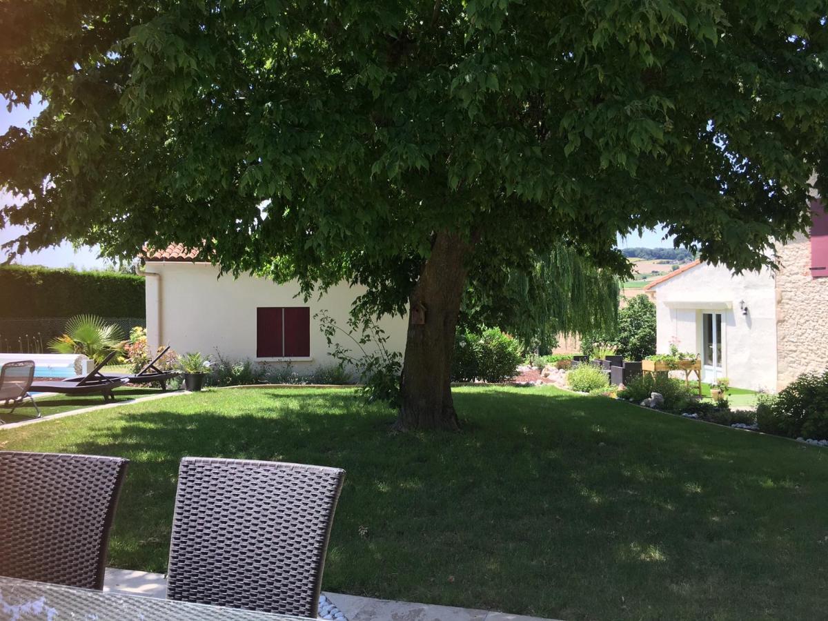 Domaine De La Vigne Bed & Breakfast Cadalen Exterior photo
