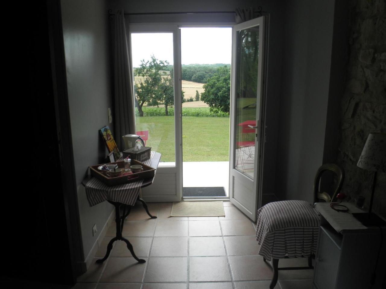 Domaine De La Vigne Bed & Breakfast Cadalen Exterior photo